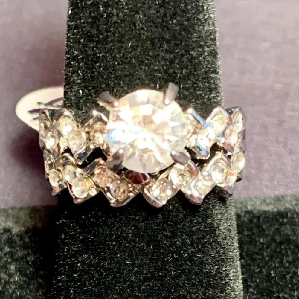 👰 I Do Ring Set 👰 Size 8.5 - Picture 2 of 3